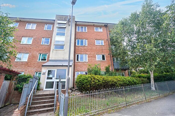 1 Bedroom Flat For Sale In St. Hughs Avenue, High Wycombe, HP13