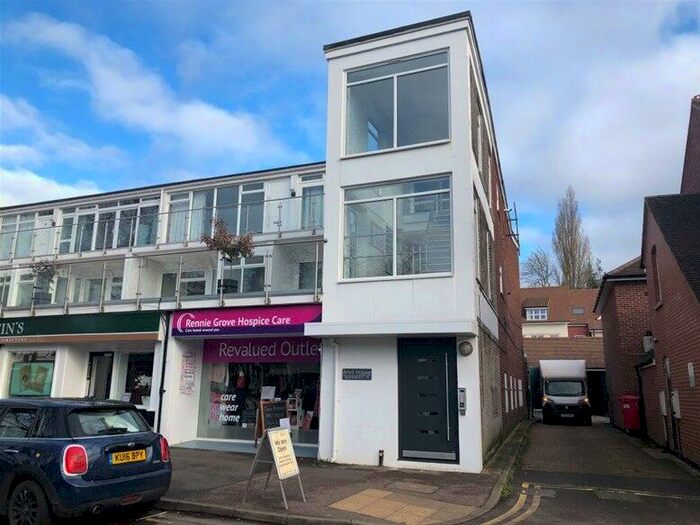 2 Bedroom Flat To Rent In High Street, Harpenden, AL5