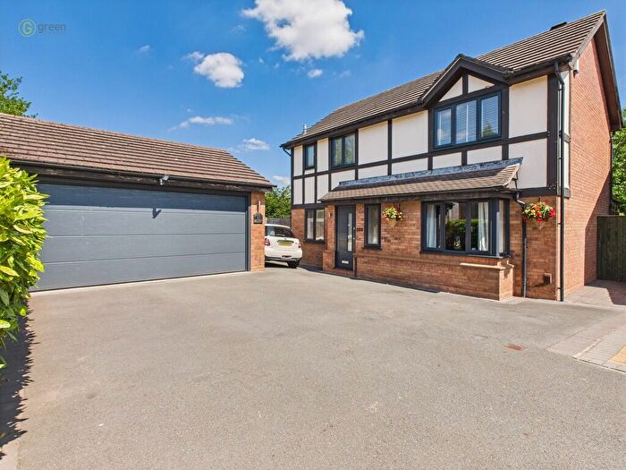 4 Bedroom Detached House For Sale In Pytman Drive, Walmley, B76