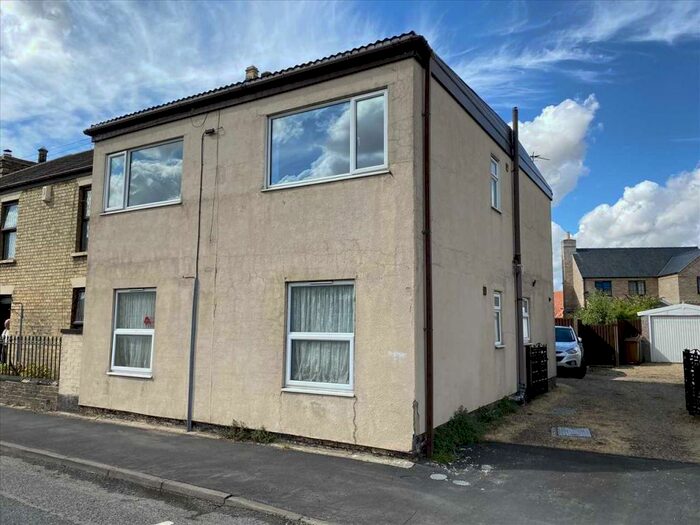 2 Bedroom Apartment To Rent In High Street, Martin, LN4