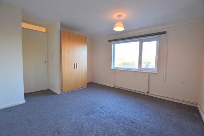 3 Bedroom End Of Terrace House For Sale In Pennyland, Milton Keynes, MK15