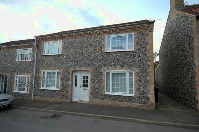 3 Bedroom Semi-Detached House To Rent In St Nicholas Street, Thetford, IP24