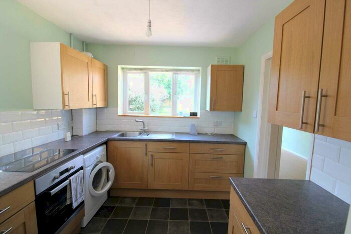 2 Bedroom House To Rent In Park View, Potters Bar, EN6