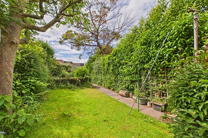 3 Bedroom Terraced House For Sale In Brampton Road, Cambridge, CB1