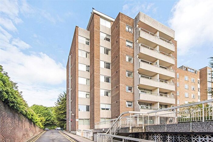 2 Bedroom Flat To Rent In Putney Hill, Putney, SW15