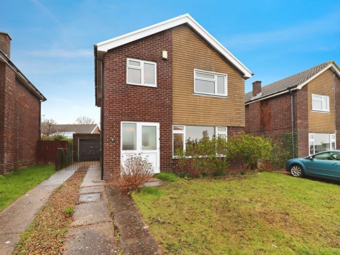 4 Bedroom Detached House For Sale In Fonmon Road, Rhoose, Barry, CF62