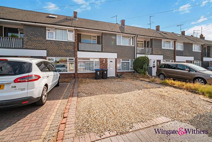 3 Bedroom Terraced House For Sale In Wey Barton, Byfleet, KT14
