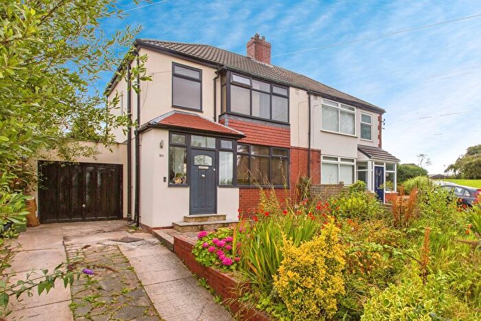 3 Bedroom Semi-Detached House For Sale In Blackburn Road, Chorley, PR6