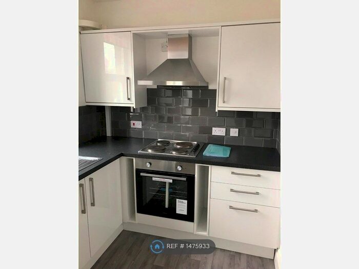 1 Bedroom Flat To Rent In Manchester Road, Huddersfield, HD4