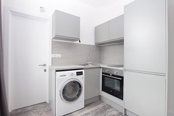 Studio To Rent In Cedar Road, Sutton, Surrey, SM2
