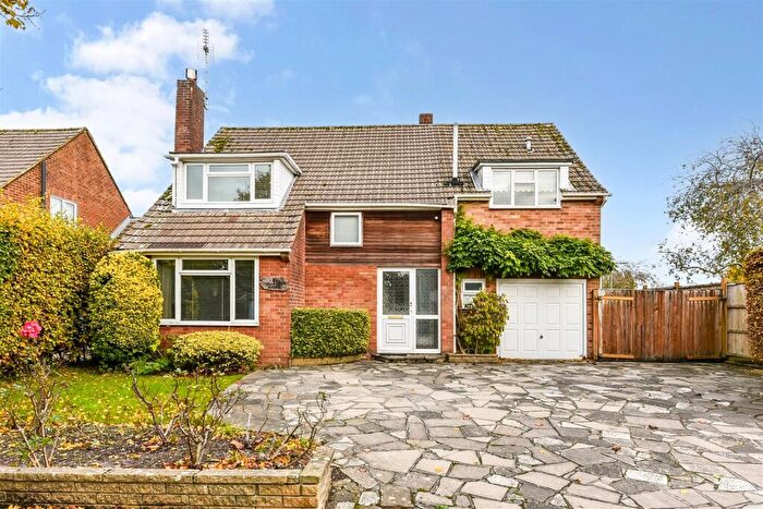 4 Bedroom Detached House For Sale In Highfield Avenue, Waterlooville, PO7