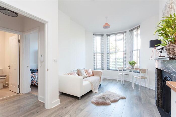 1 Bedroom Flat To Rent In Lismore Road, Eastbourne, BN21