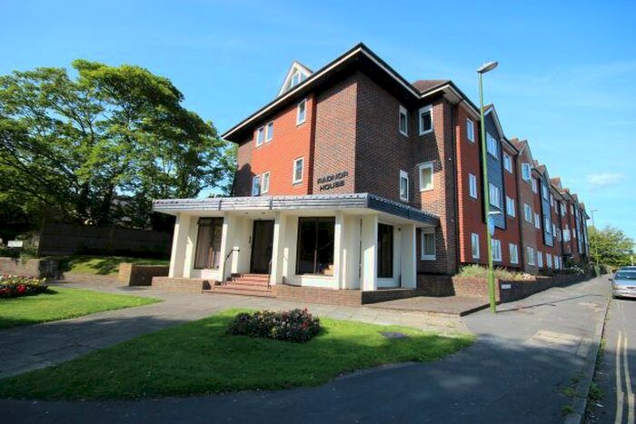2 Bedroom Flat To Rent In Harlands Road, Haywards Heath, RH16