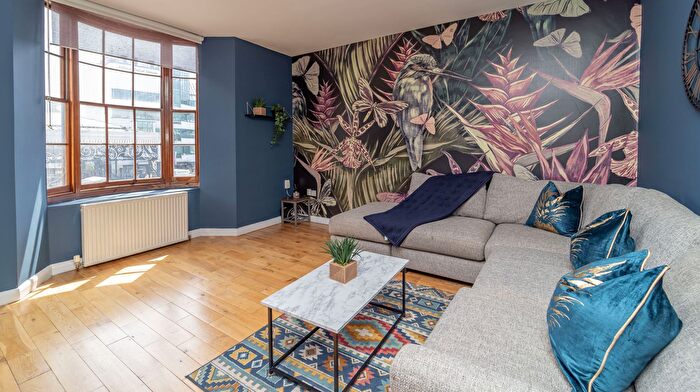 3 Bedroom Flat To Rent In Terminus Road, Brighton, BN1