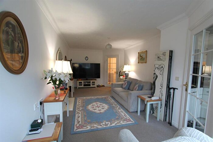 1 Bedroom Retirement Property For Sale In Hampton Lodge, Cavendish Road, Sutton, SM2
