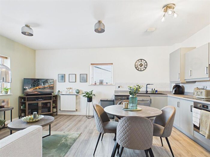 2 Bedroom Apartment For Sale In Border Court, Lower Stoke, Coventry * Beautiful Throughout *, CV3