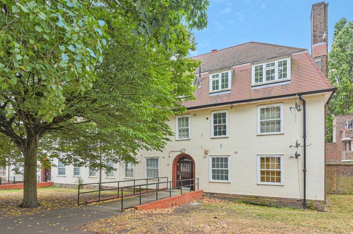 2 Bedroom Flat To Rent In Greenbay Road, London, SE7