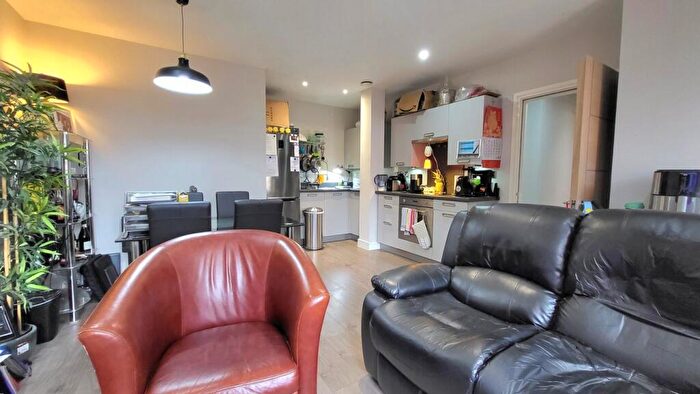 2 Bedroom Apartment For Sale In Park Road, Peterborough, PE1