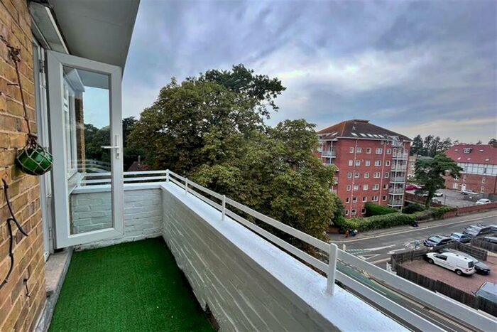 2 Bedroom Flat To Rent In Boscombe, BH5