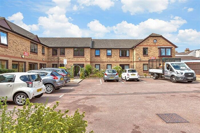 1 Bedroom Flat For Sale In Mayplace Road East, Bexleyheath, Kent, DA7