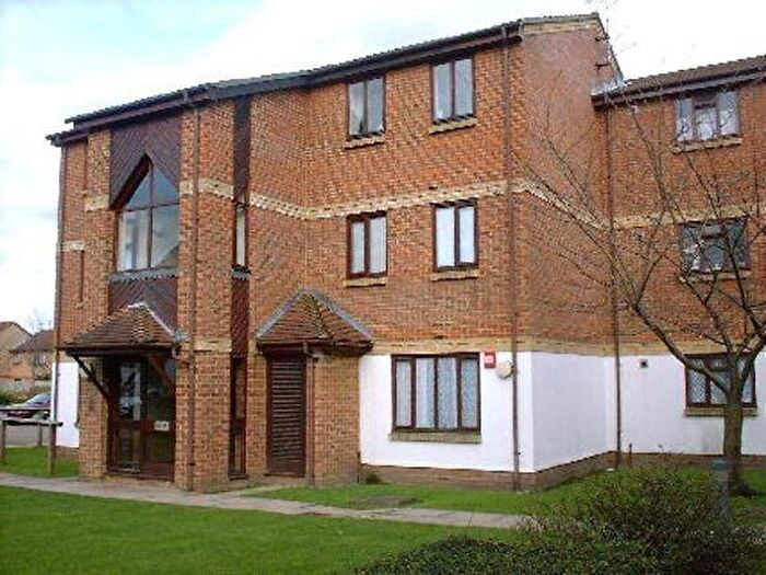 2 Bedroom Flat To Rent In Alliance Close, HA0