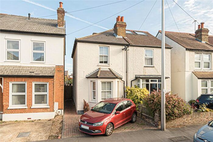3 Bedroom Semi Detached House For Sale In Russell Road, Walton-on-Thames, Surrey, KT12