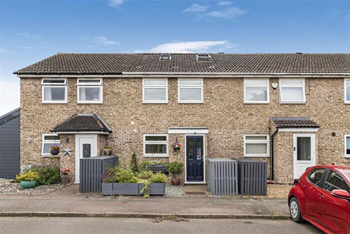 4 Bedroom Terraced House For Sale In Winfold Road, Waterbeach, Cambridge, CB25