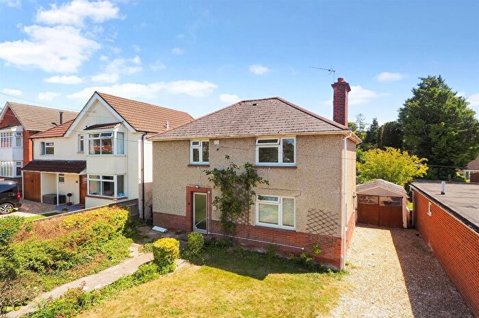 3 Bedroom Detached House For Sale In Farrs Avenue, Andover, SP10