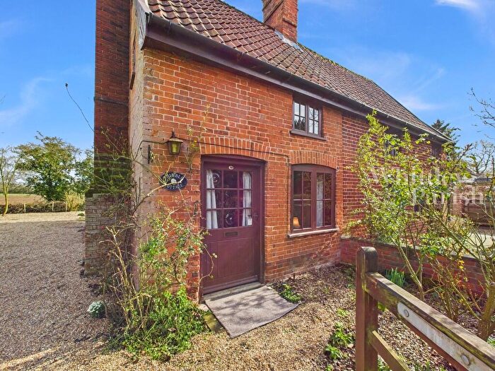 2 Bedroom Semi-Detached House To Rent In Upper Street, Gissing, IP22