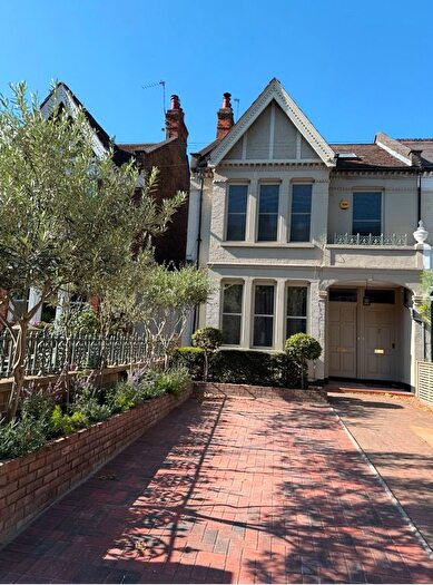 3 Bedroom End Of Terrace House To Rent In Trouville Road, Abbeville Village, SW4