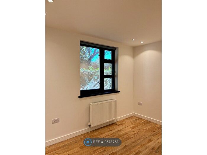 1 Bedroom Flat To Rent In Partridge Road, Cardiff, CF24