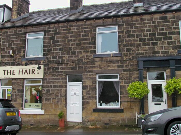 2 Bedroom Terraced House To Rent In Otley Road, Bingley, West Yorkshire, Uk, BD16