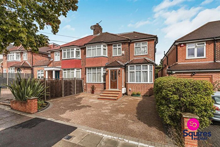 4 Bedroom Semi-detached House For Sale In Hillside Grove, Mill Hill, London, NW7