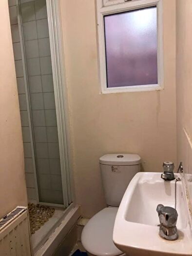 2 Bedroom Flat To Rent In Chichele Road, London, NW2