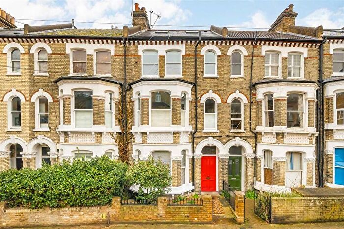 2 Bedroom Flat For Sale In Vardens Road, Battersea, SW11