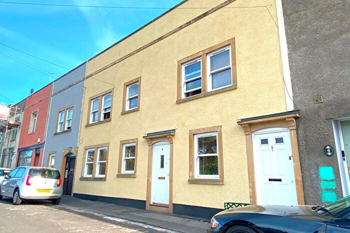 1 Bedroom Flat To Rent In Blenheim Court, Easton, BS5