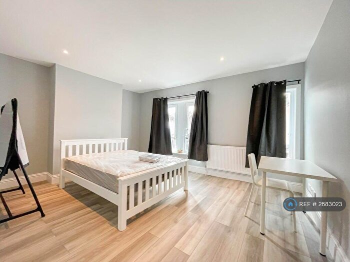 5 Bedroom Terraced House To Rent In Milton Road, Southampton, SO15