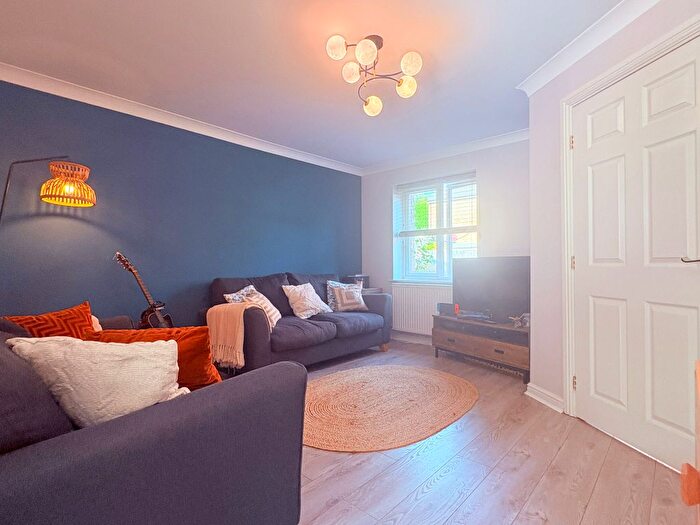 3 Bedroom Property To Rent In Kingsbury Close, Bury, BL8