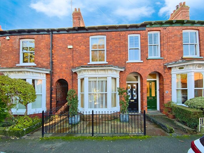 3 Bedroom Terraced House For Sale In Arlington Avenue, Cottingham, HU16