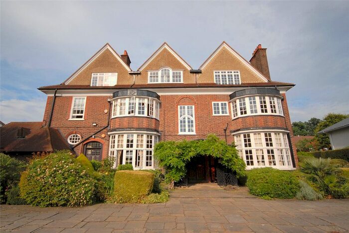 1 Bedroom Flat To Rent In Parkmore, Wilderness Road, Chislehurst, Kent, BR7