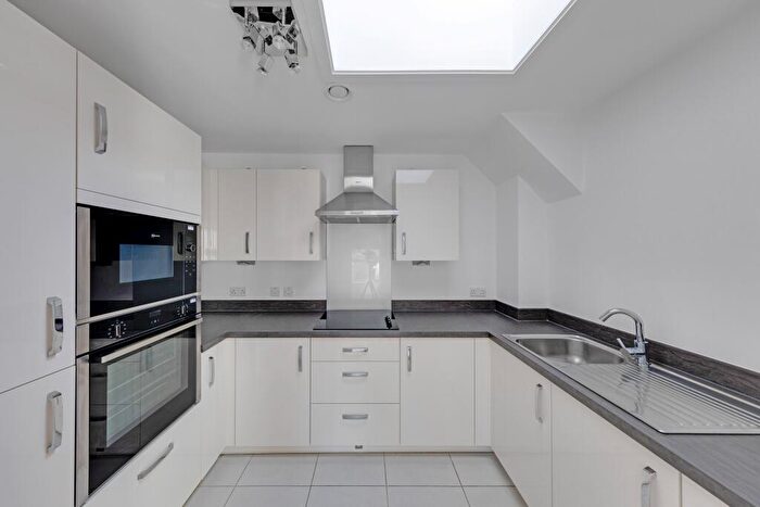 1 Bedroom Retirement Property To Rent In Duke's Ride, Crowthorne, Berkshire, RG45