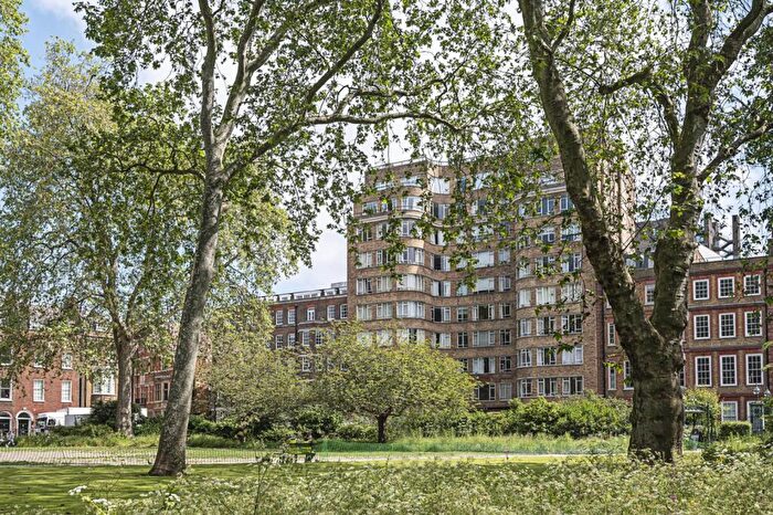 Studio To Rent In Charterhouse Square, Clerkenwell, London, EC1M
