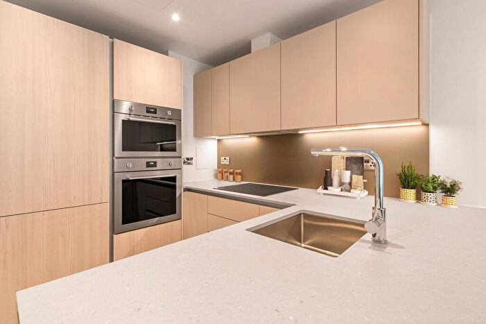 2 Bedroom Apartment To Rent In Nine Elms Lane, London, SW11