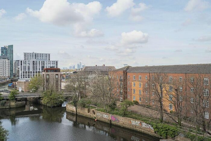 1 Bedroom Flat To Rent In High Street, Stratford, London, E15