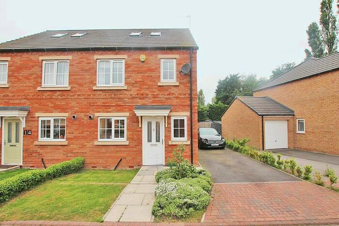 3 Bedroom Semi-Detached House To Rent In Chatsworth Close, Laceby, Grimsby, DN37
