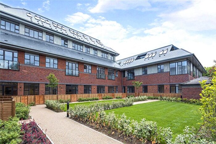 1 Bedroom Flat For Sale In Albert Drive, Woking, GU21