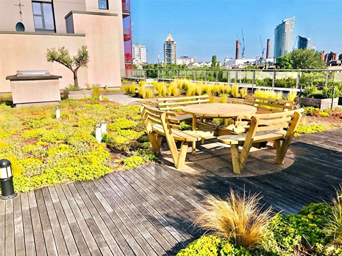 2 Bedroom Apartment To Rent In Gwynne Road, London, SW11