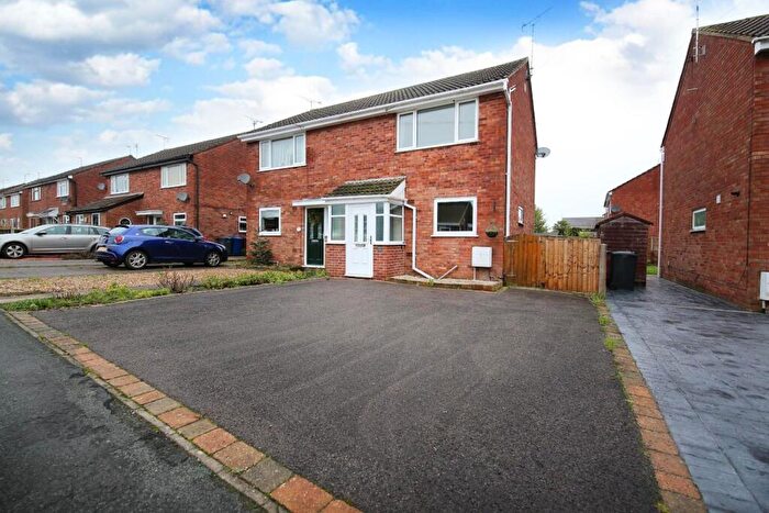 3 Bedroom Semi Detached House For Sale In Hallam Road, Uttoxeter, ST14