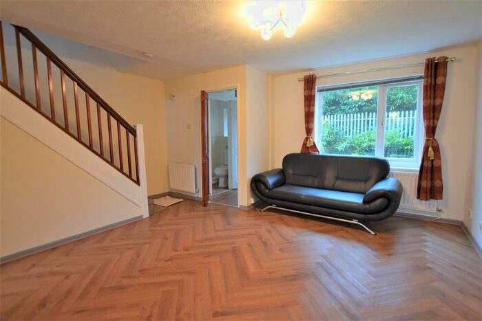 3 Bedroom Semi-Detached House To Rent In Field View Walk, Manchester, M16