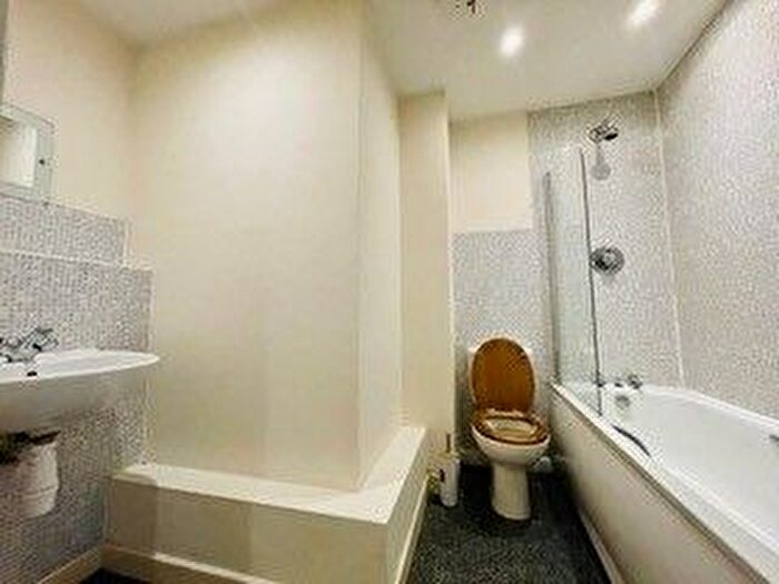 2 Bedroom Flat To Rent In Suffolk Street, Birmingham, B1